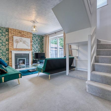 Capri 13 Sa - 3 Bed House, Close To Loughborough University & M1 Motorway, Free Wifi, Big Garden, Ample Parking- Ask For Contractor Rates! Zewnętrze zdjęcie