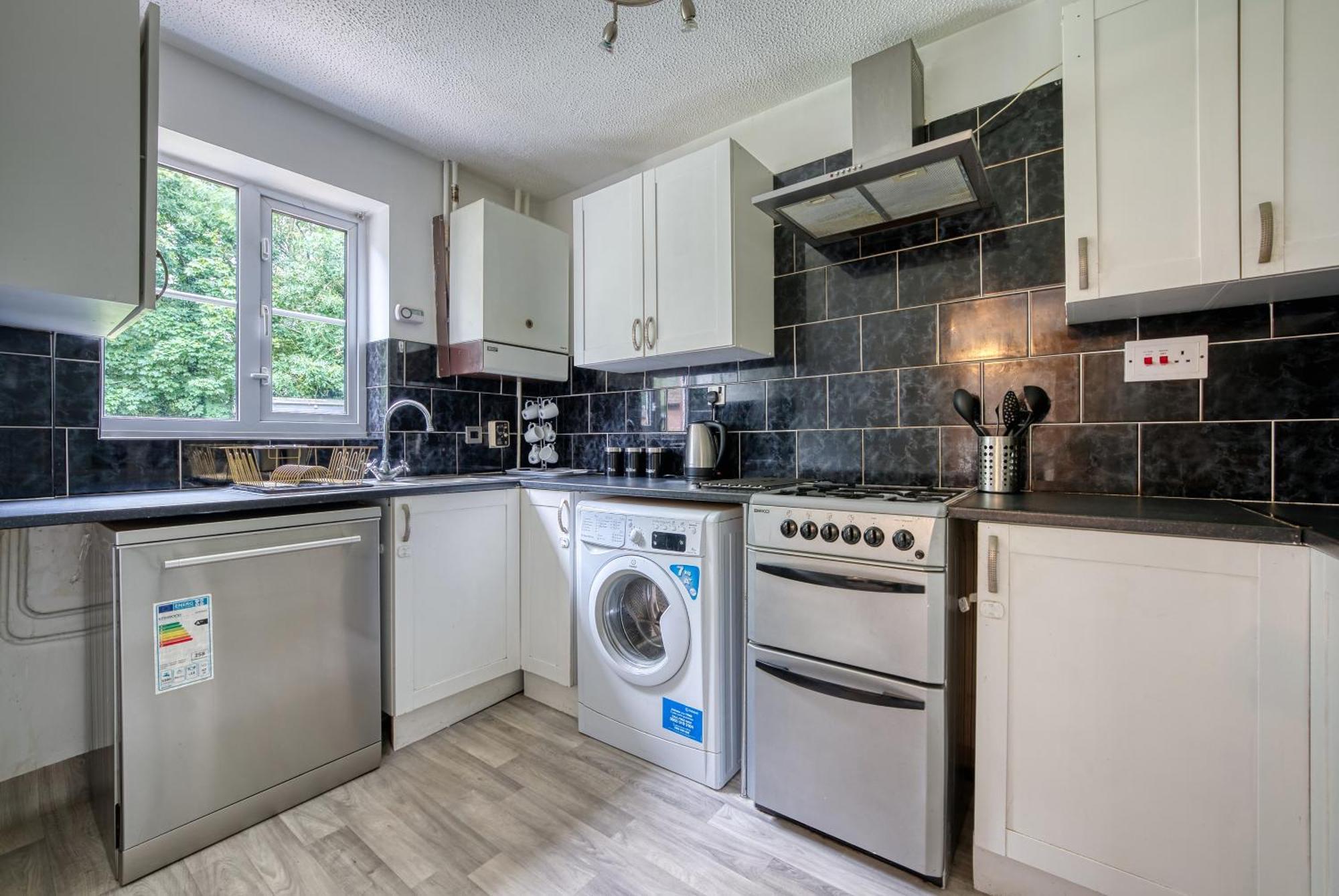 Capri 13 Sa - 3 Bed House, Close To Loughborough University & M1 Motorway, Free Wifi, Big Garden, Ample Parking- Ask For Contractor Rates! Zewnętrze zdjęcie