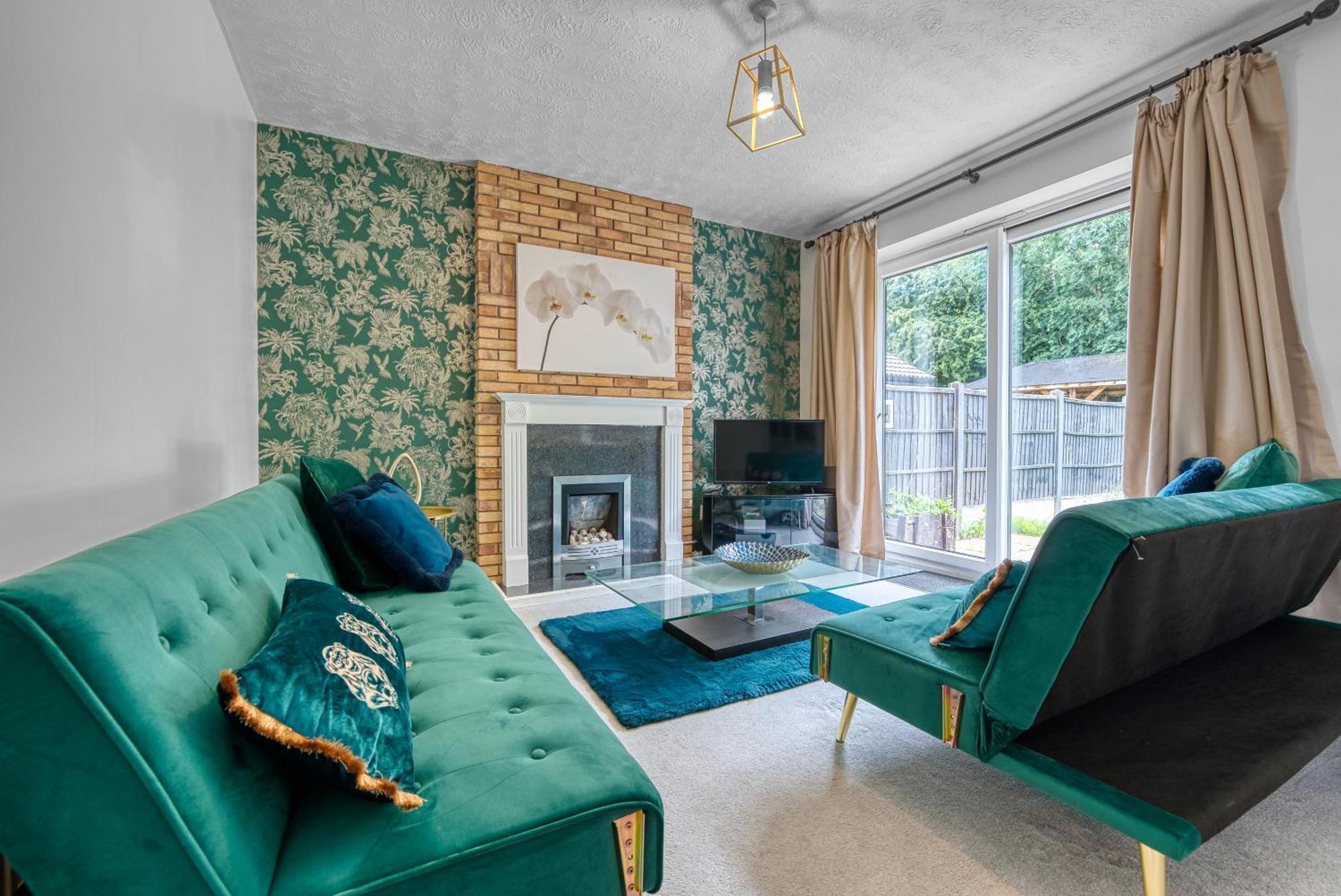 Capri 13 Sa - 3 Bed House, Close To Loughborough University & M1 Motorway, Free Wifi, Big Garden, Ample Parking- Ask For Contractor Rates! Zewnętrze zdjęcie